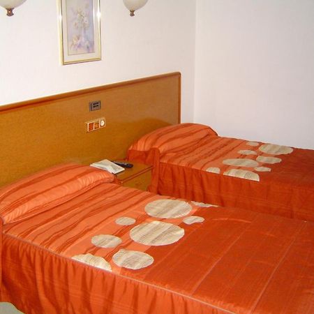 Hotel Lázaro Calamocha Szoba fotó