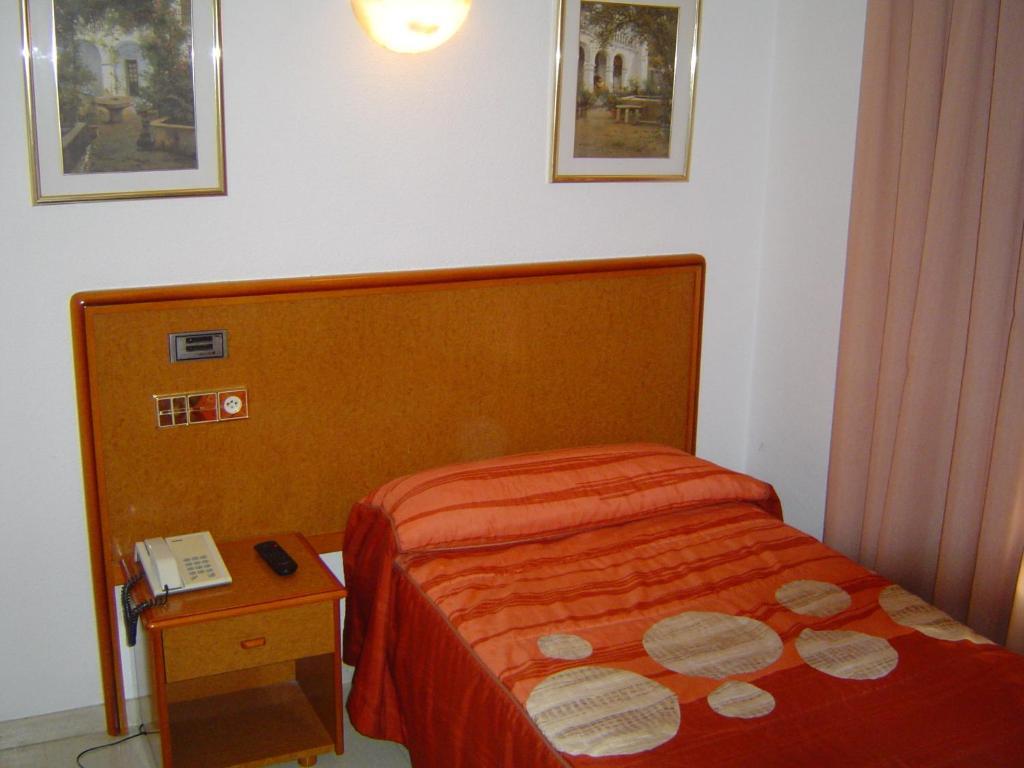 Hotel Lázaro Calamocha Szoba fotó