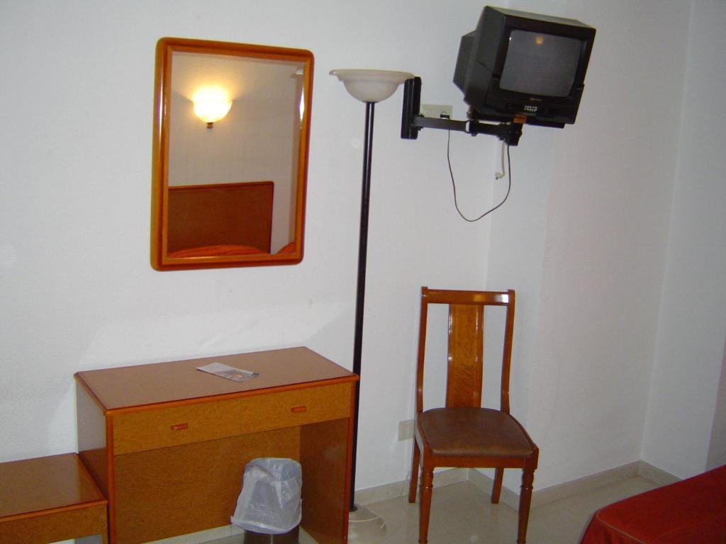 Hotel Lázaro Calamocha Szoba fotó